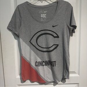 Cincinnati Reds Grey Short Sleeved Top